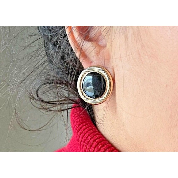 vtg 80s black button pierced statement earrings gold‎ tone roped circle studs - Picture 1 of 4